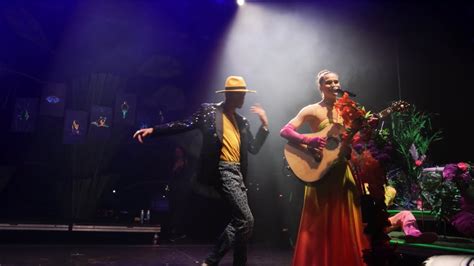  Orfeu: A Life Lived on Stage - Unveiling the Brazilian Soul Through Music