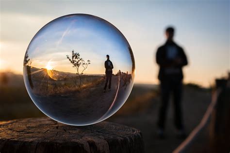  Où la Lumière Se Cache: Un Voyage Introspectif à Travers les Doutes de l’Adolescence